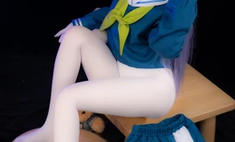 可爱的美游被我从垃圾桶里薅出来拍私房照了≡ω≡