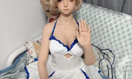 霜降在沙发上的可爱小动作