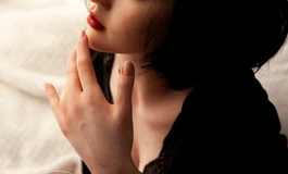 【草根一人】艳丽的面容