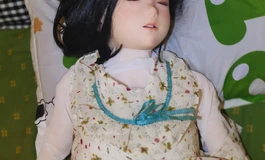 白色丝袜＋蕾丝纱裙。巧巧身体＋闭眼北栀头雕