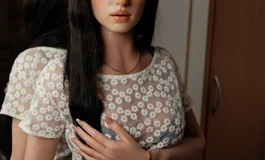 Mirror moments in lace & denim with Lyra