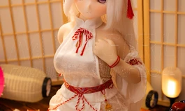 猫耳轻摇，酒意上眉梢