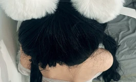 大晚上的，面对床边的小井优子要忍住啊~