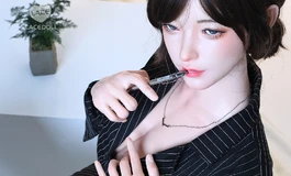 LACEDOLL 宇宙｜在时间的褶皱里，收藏四季与昼夜的侧影