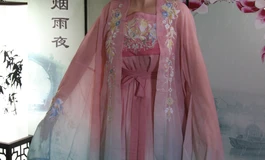 幽兰。春色诃子裙