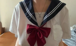 新买了一顶假发，没有达到预期效果，不过回头可以学学玉米须，摸起来蛮舒服的的 2026-