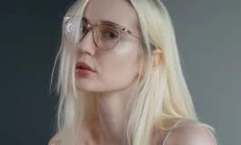 p站上排名前100的Shinaryen希娜像一朵粉色的蝴蝶兰，那Valentina又像什么呢~MRLDOLL