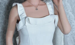 穿白裙子的邻家女孩