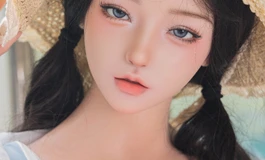 与Shedoll江小婉一起在泳池清凉一夏吧